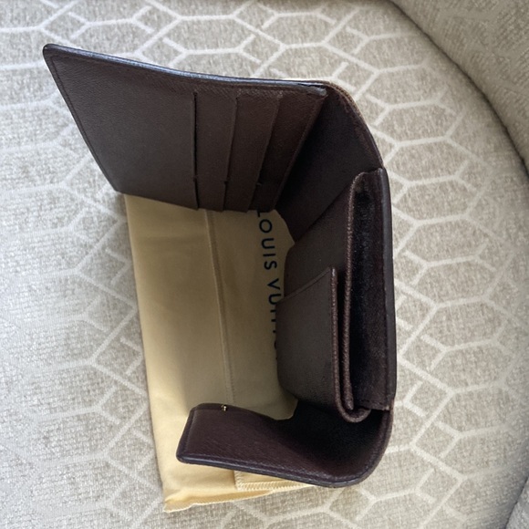 Louis Vuitton ladies wallet - Picture 6 of 6